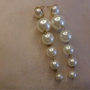 Amazon Gold and White Pearl Dangle Earrings bundle